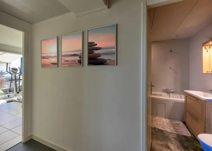 06 Bl - Superb Contemporary With Sea View Villeneuve-Loubet